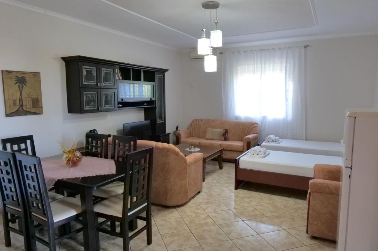 Vita Apartment - Spacious Garden And Balcony 5 Min To Beach & Center Ksamil Exterior photo