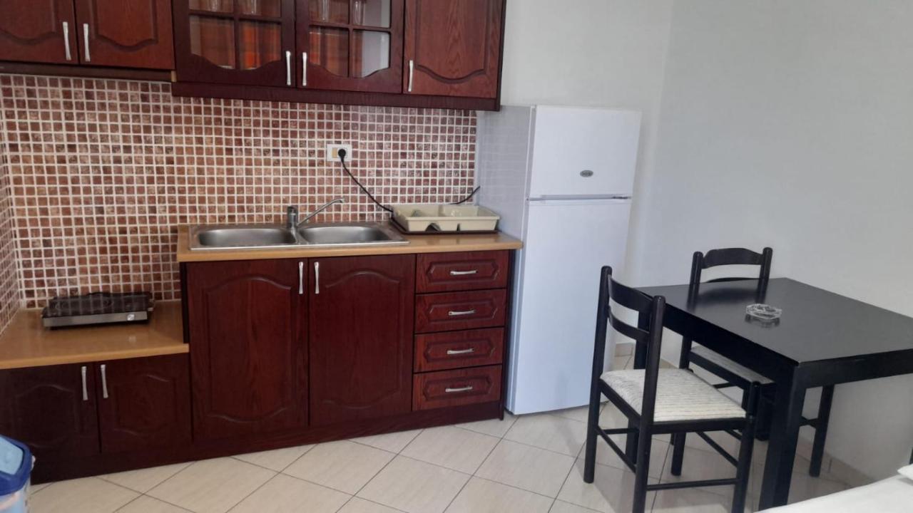 Vita Apartment - Spacious Garden And Balcony 5 Min To Beach & Center Ksamil Exterior photo