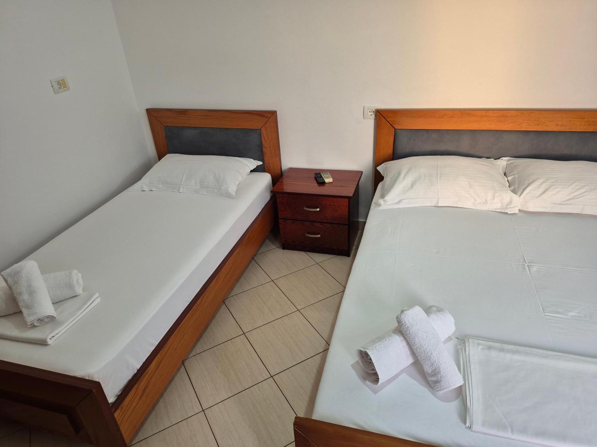 Vita Apartment - Spacious Garden And Balcony 5 Min To Beach & Center Ksamil Exterior photo