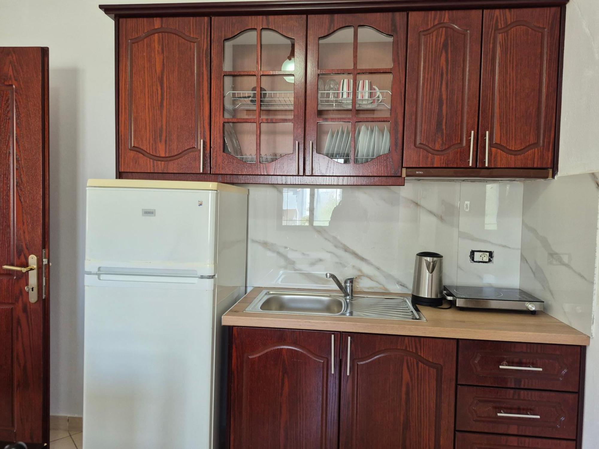 Vita Apartment - Spacious Garden And Balcony 5 Min To Beach & Center Ksamil Exterior photo